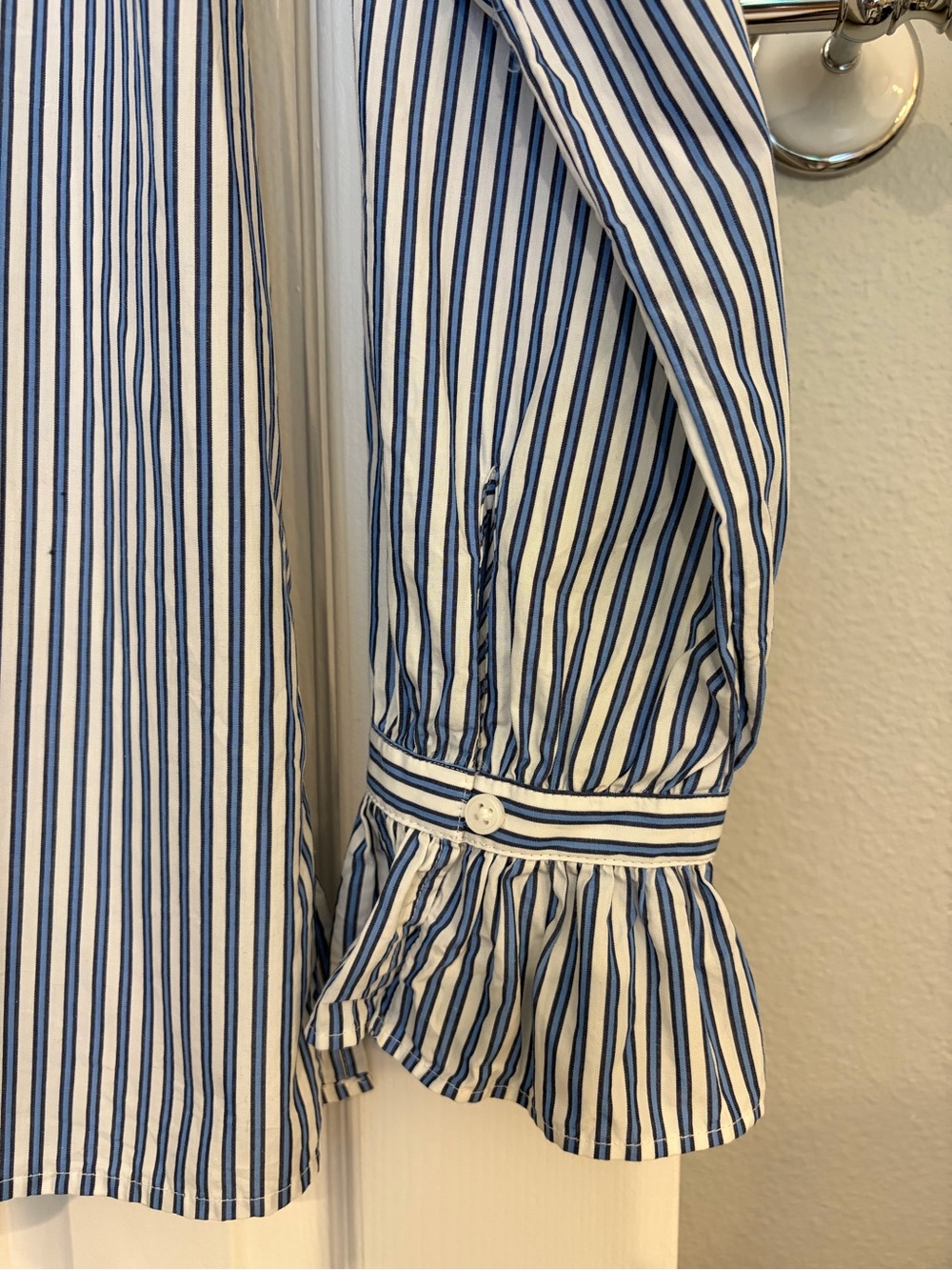 J Crew Cotton Poplin Top Small Blue White Stripe Coastal Preppy - Picture 4 of 6